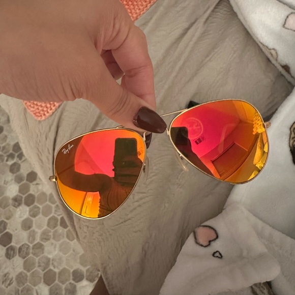 Aviator - Picture 3 of 6